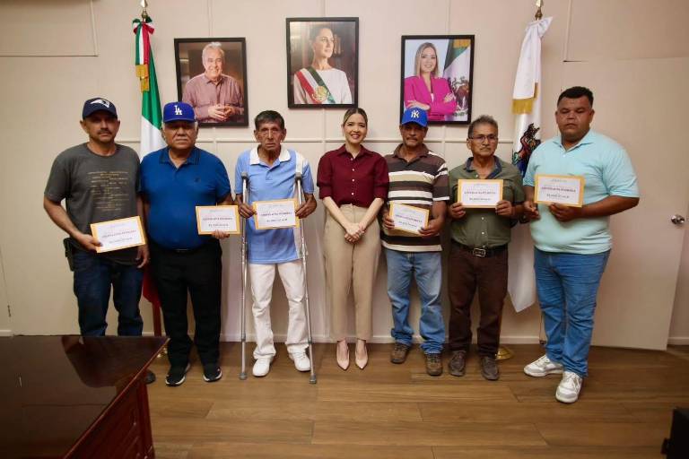 Entrega Ayuntamiento apoyos a cooperativas pesqueras de Mazatlán