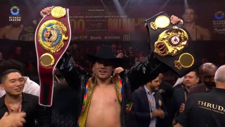 Gilberto “Zurdo” Ramírez levanta los dos títulos de peso crucero, al imponerse a Chris Billam-Smith.