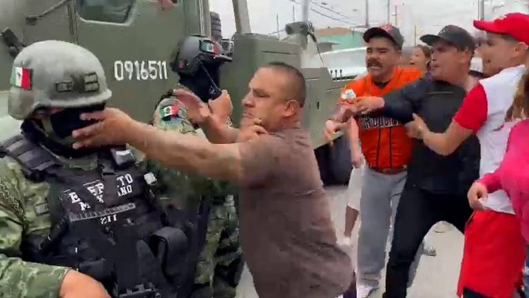 Tras el asesinato de cinco jóvenes en Nuevo Laredo, Tamaulipas, hubo protestas de vecinos contra militares.