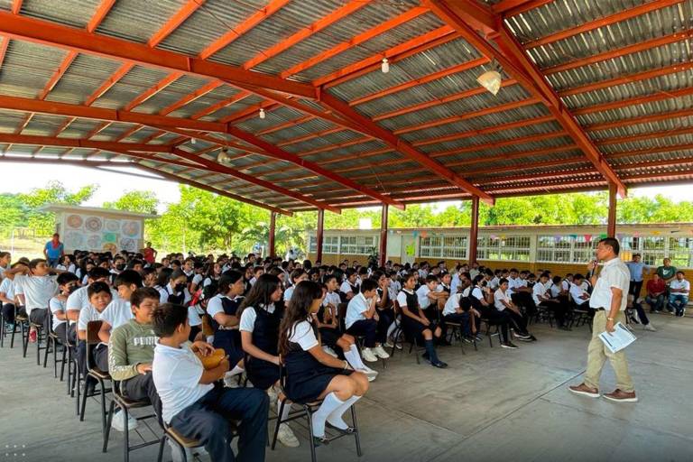 Impulsa Ayuntamiento de Escuinapa conciencia ambiental en estudiantes de Secundaria