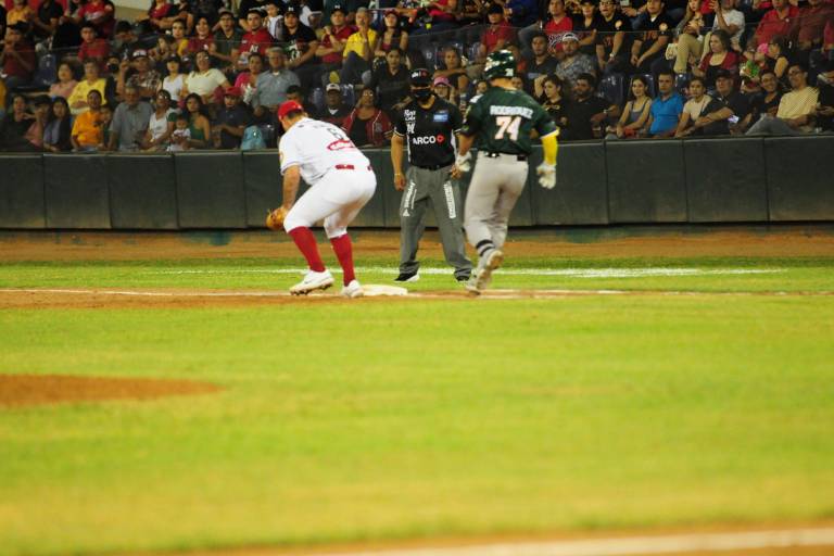 Cañeros de Los Mochis divide honores en los juegos inaugurales