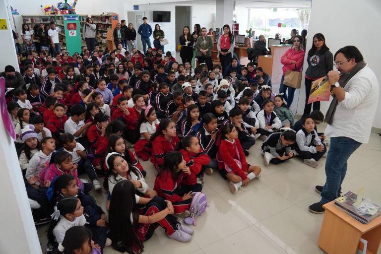 Disfrutan los niños de la magia de los libros