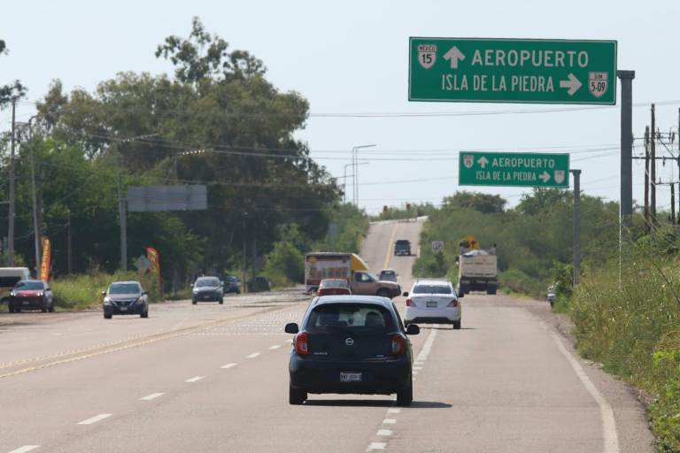 Sin mucho patrullaje de seguridad lucen carreteras al sur de Mazatlán y rumbo al aeropuerto