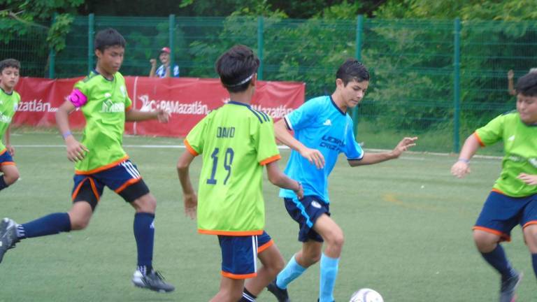 Udifut-Cruz Azul-Mazatlán golea a Santa Catarina.