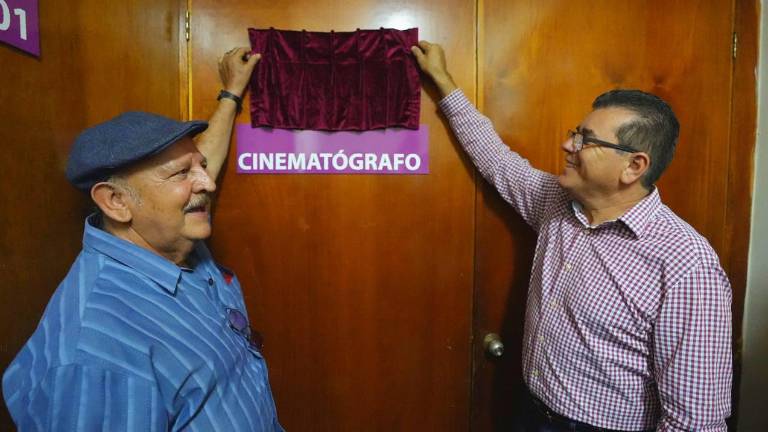 Autoridades inauguran el Cinematógrafo del CMA.