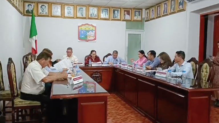 Sesión de Cabildo en Escuinapa donde la Alcaldesa Blanca Estela García Sánchez presentó su renuncia.