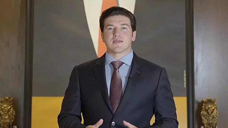 Samuel García durante el mensaje en el que anunciaba su regreso a la gubernatura de Nuevo León.