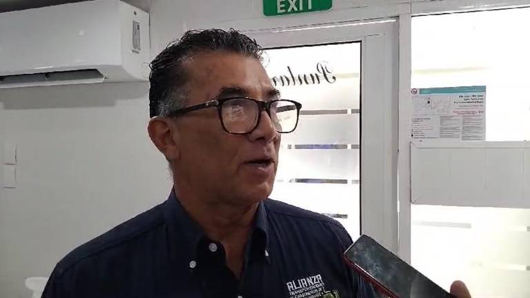 Juan José Tirado Ramírez, Secretario de Organización y Trabajo de la Alianza de Camiones de Mazatlán.