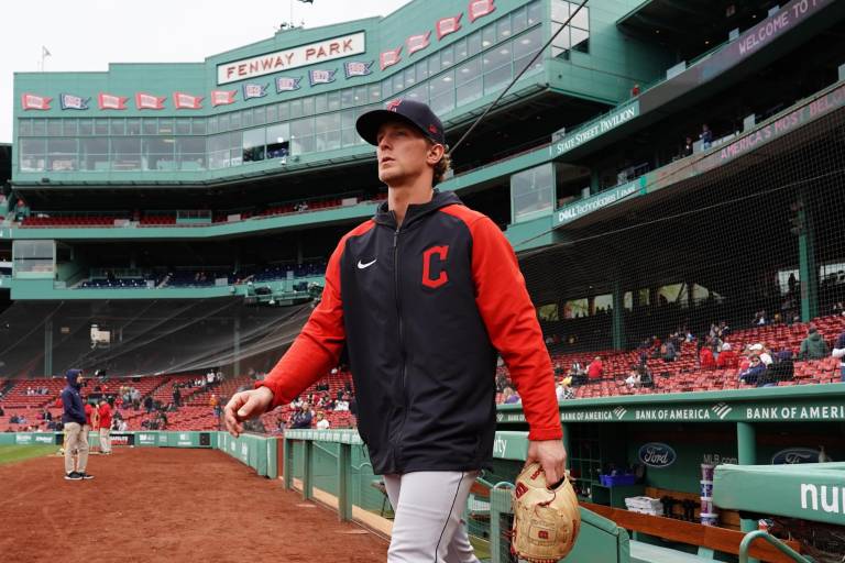 Angelinos llegan a un acuerdo con el pitcher Plesac