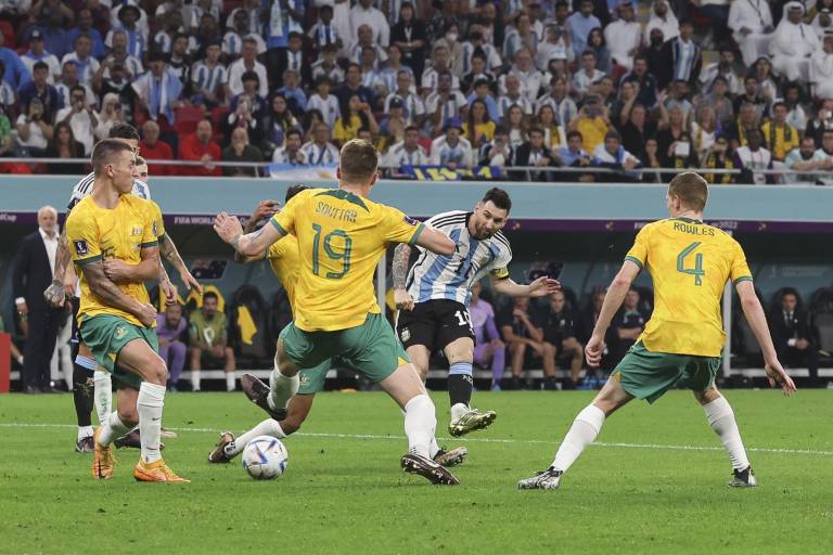 Argentina con lo suficiente vence a Australia y avanza a cuartos