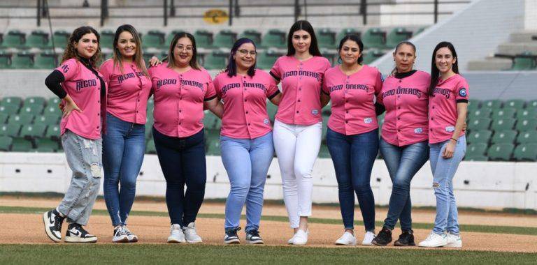 Las mujeres se han constituido en una pieza importante dentro del mundo del beisbol profesional.