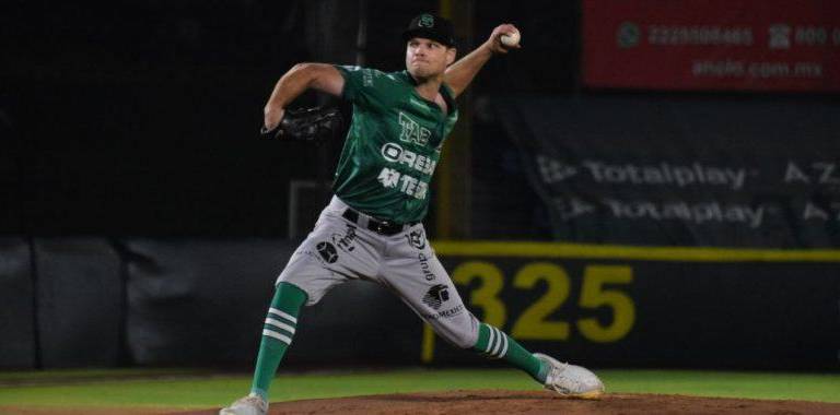 Los peloteros de Algodoneros de Guasave siguen con su destacada participación en la pelota veraniega.
