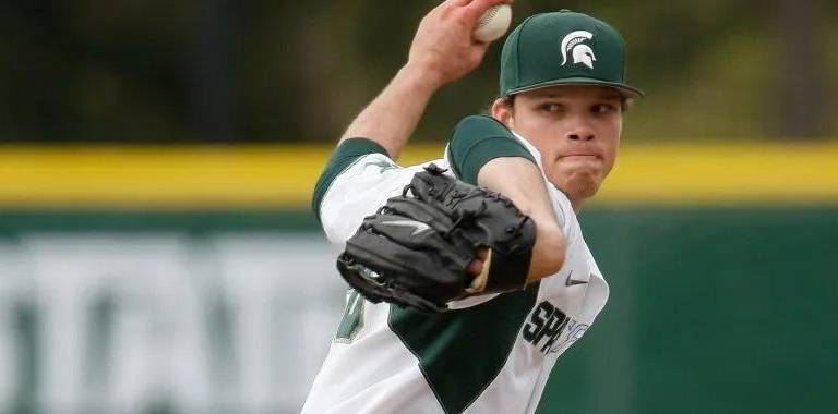 Jeff Kinley contribuye en triunfo de Estrellas Orientales