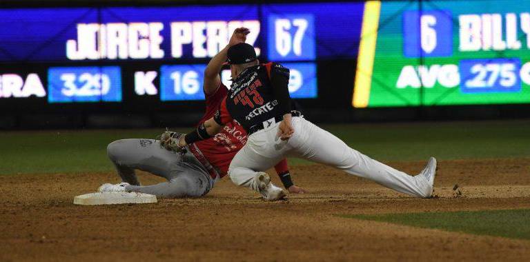 Charros aprovecha todo y se lleva la serie de Guasave