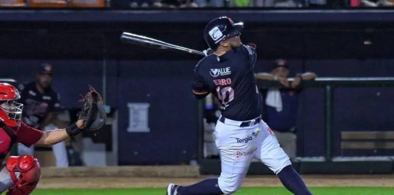 Ángel Erro bateó a buen ritmo con los Tigres de Quintana Roo.