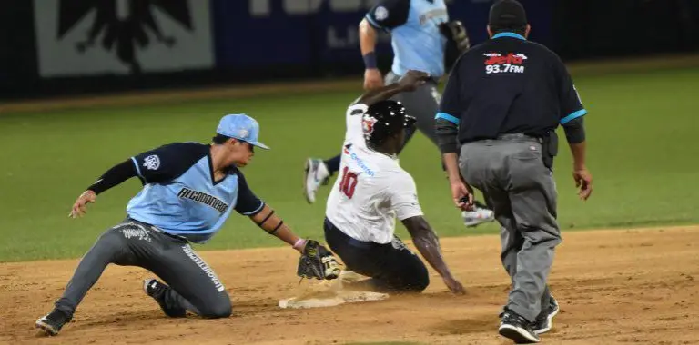 Cerrado encuentro disputaron la noche del domingo entre Algodoneros de Guasave y el USA Team.