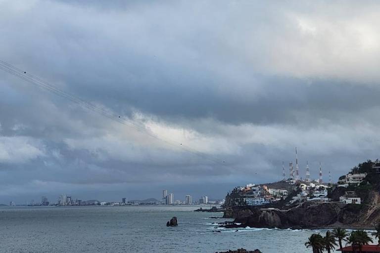 Caen las primeras lluvias de la temporada en Mazatlán