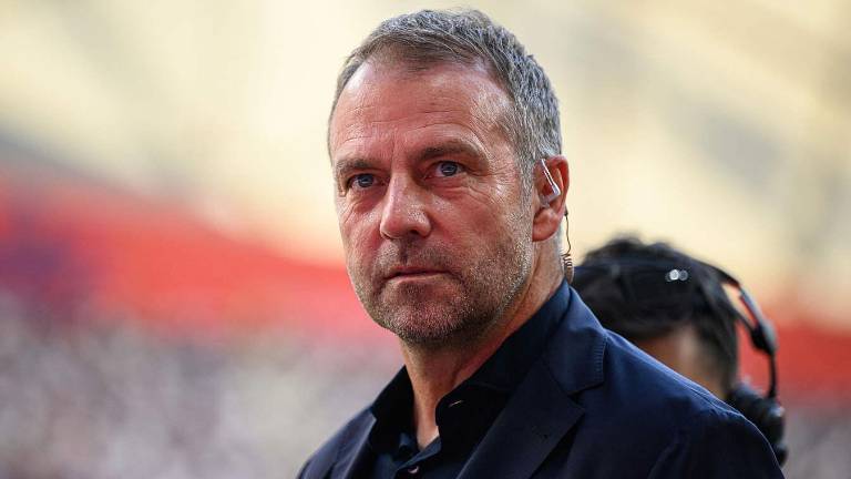 Hansi Flick es cesado de su cargo como seleccionador de Alemania.