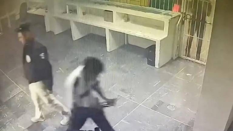 La FGR buscaba la prisión preventiva por el ejercicio ilícito del servicio público, delito que no tiene prevista la prisión preventiva de oficio.