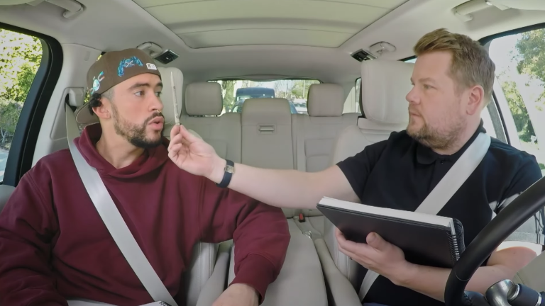 Bad Bunny participa en el Carpool Karaoke de James Corden.