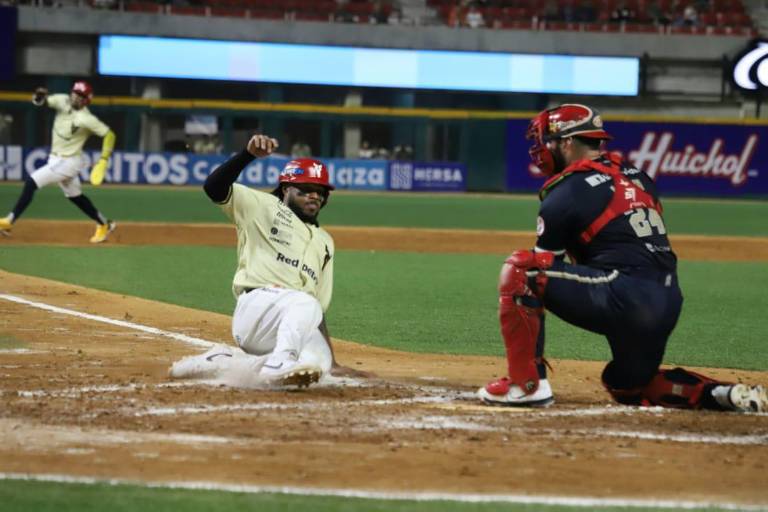 Responde Ervin con noche explosiva y Venados pega primero