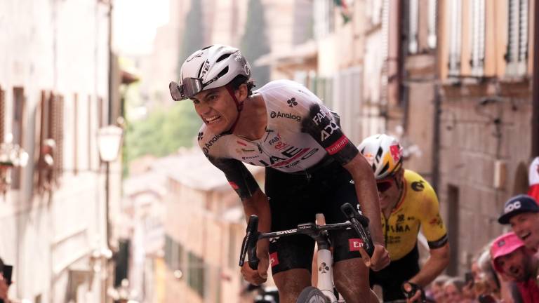 Isaac del Toro es el primer mexicano en vestir la maglia rosa.