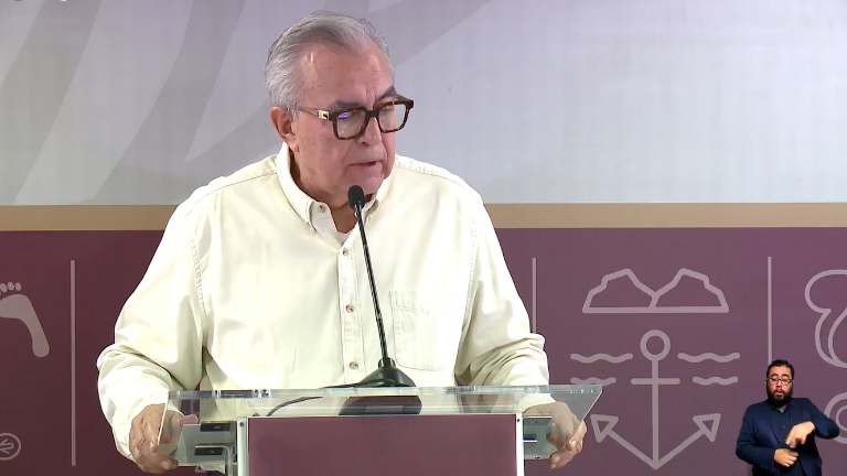 El Gobernador Rubén Rocha Moya defendió que en el estado no han existido familias que han huido de la violencia.