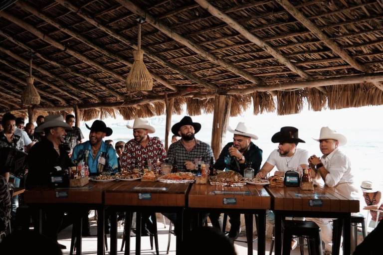 Arma la fiesta ‘El mimoso’ con ‘Desde la playa Vol. 2’, grabado en Mazatlán