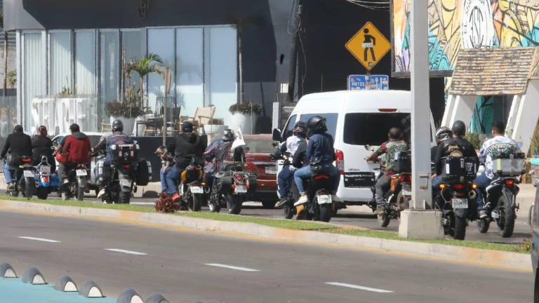 Este operativo especial se implementó después de que se difundiera en redes sociales que un grupo de motociclistas en la Zona Dorada golpeó fuertemente al conductor de un automóvil.
