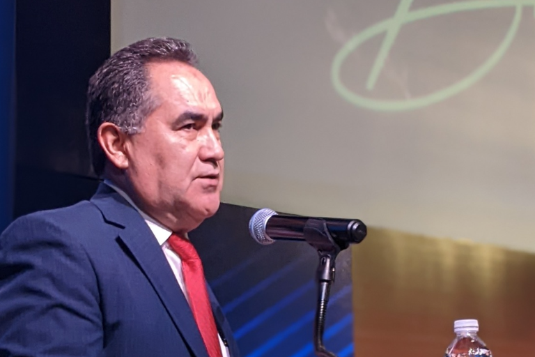 Llega Madueña a su segundo informe frente a la UAS con nueve denuncias