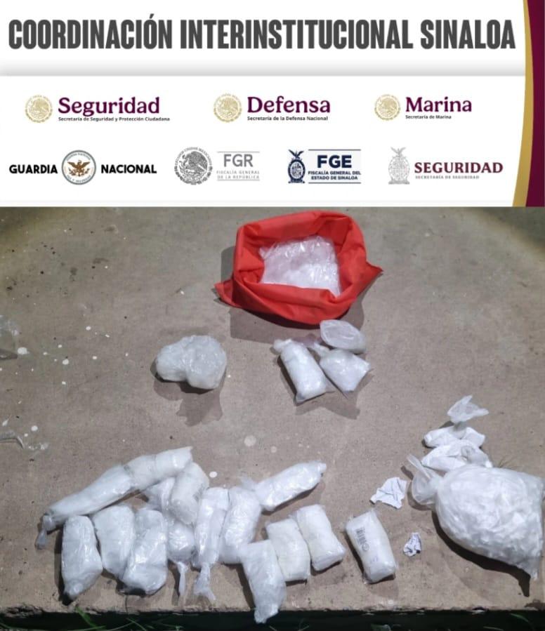 $!Marina detiene a 4 hombres armados con drogas y arsenal en Navolato