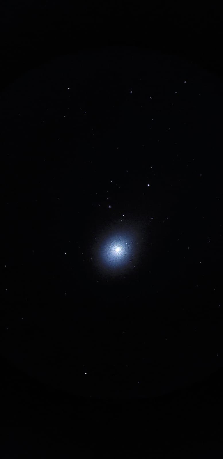 $!‘El Petas’ buscaba al conejo de la luna y se enamoró del universo
