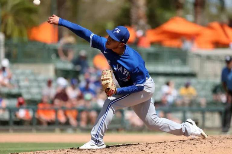 Escuinapense Adrián Hernández es invitado al Spring Training de Azulejos