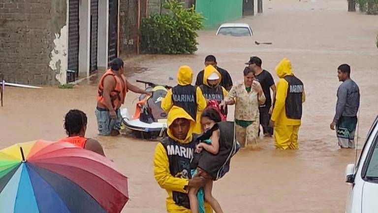 La Semar realizó evacuaciones de personas en los municipios de San Marcos y Coyuca de Benítez, en Guerrero.