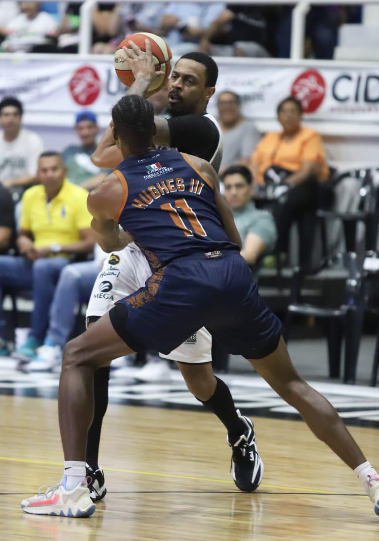 $!Ángeles le saca la escoba en casa a Venados Basketball
