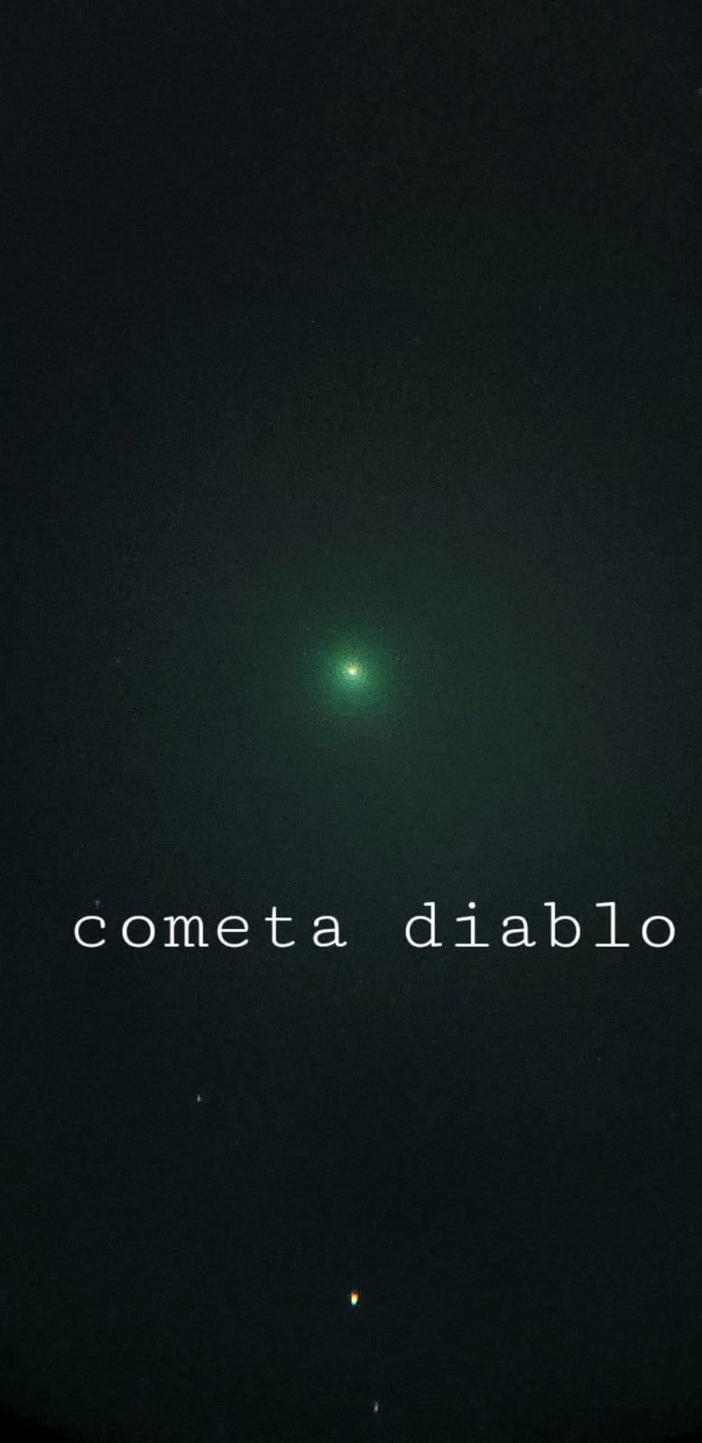 $!‘El Petas’ buscaba al conejo de la luna y se enamoró del universo