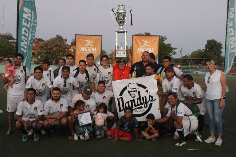 Dandy’s gana la final y se corona campeón de Segunda Fuerza en la Flores Magón, en Mazatlán