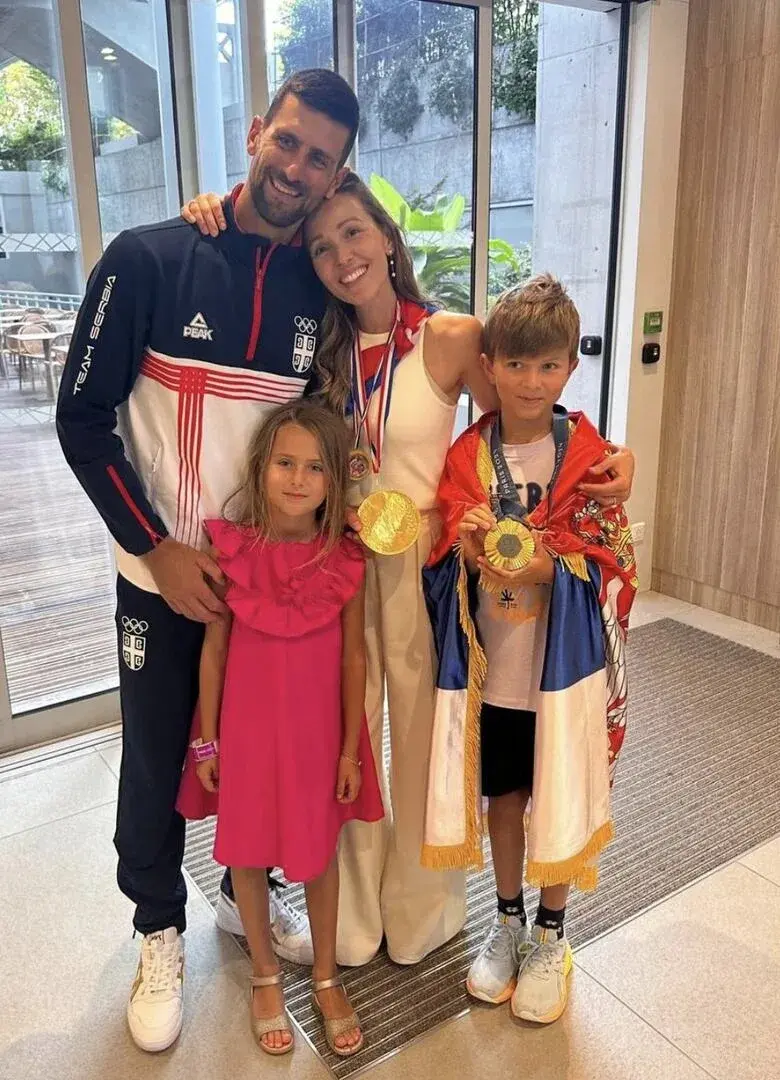 $!Djokovic se muda a Grecia tras tensiones políticas en Serbia