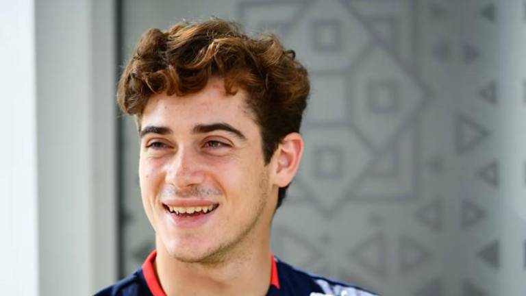 El argentino Franco Colapinto se une a Alpine con un contrato de varios años y será su piloto de pruebas y reserva para la temporada 2025.