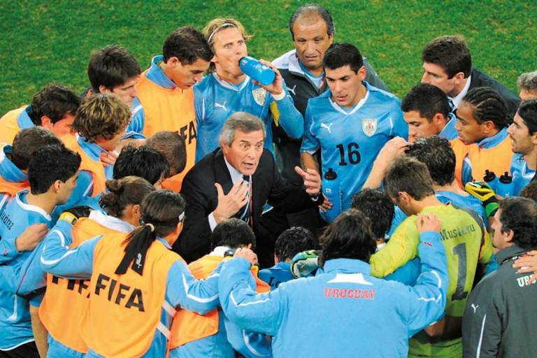 Tabárez, DT de Uruguay, es despedido por malos resultados luego de 15 años al mando