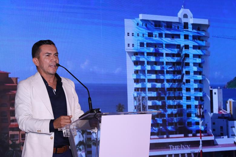 $!Sergio Ramírez termina en Mazatlán el que, hasta hoy, es el mural más importante de su carrera