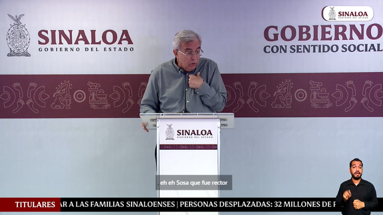 Rubén Rocha Moya en la conferencia semanera.