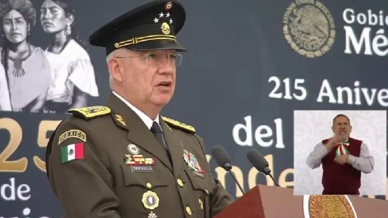 El Almirante Raymundo Pedro Morales Ángeles, Secretario de Marina, reconoce el impacto de que marinos estuvieran involucrados en el “huachicol”.
