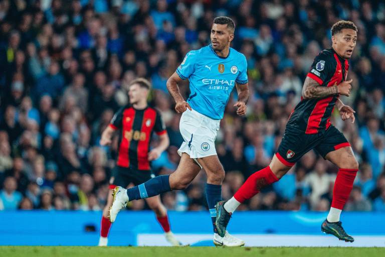 En regreso de Rodri, Manchester City triunfa y ve cerca la Champions League