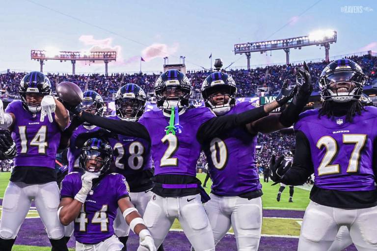 Los Ravens derrotan a los Browns para seguir como reyes de la AFC Norte
