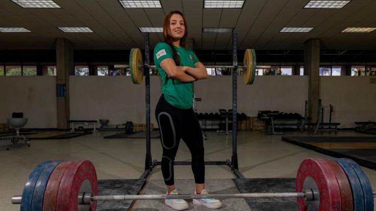 Andrea de la Herrán Martínez, seleccionada nacional de halterofilia, cerró una intensa preparación en el CNAR.