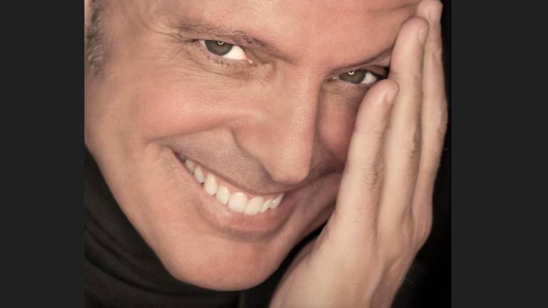 Luis Miguel aprovecha el día de su cumpleaños para anunciar las fechas de su Tour 2023.