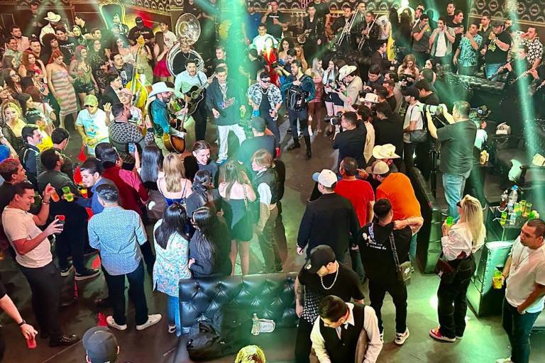 Reúne el Grupo La Ventaja a figuras del Regional Mexicano en la fiesta ‘Culiacán Deluxe’