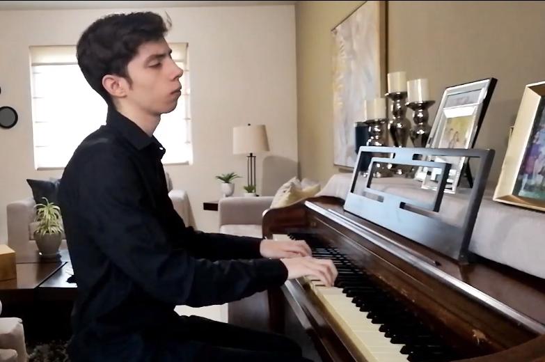 $!También participaros los estudiantes de piano de Mladenova Krasteva.
