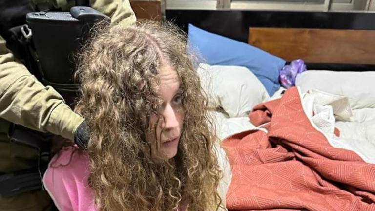 Ahed Tamimi fue arrestada en el contexto de múltiples redadas del ejército israelí en Cisjordania, incluida la aldea de Nabi Saleh, cerca de Ramallah.